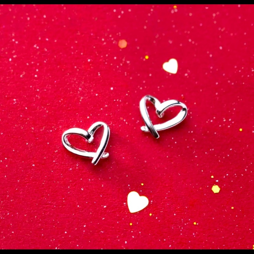 Stainless steel heart shaped stud earrings